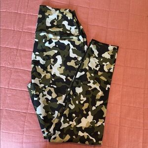 Carbon38 Camouflage Leggings